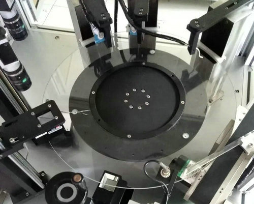 生产制造AOI高精度瑕疵实时监测 (1).jpg