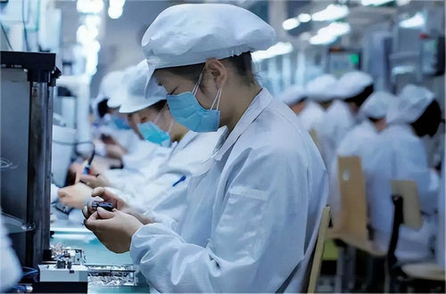 机器视觉缺陷检测是怎样取代人工缺陷检测的? (1).jpg